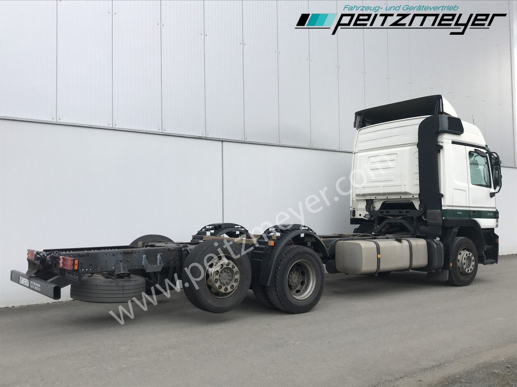 MERCEDES-BENZ Actros 2541 L Fahrgestell, 3 Pedale, MP2, Klima Blatt/Luft - Cab chassis truck: picture 4 MERCEDES-BENZ Actros 2541 L Fahrgestell, 3 Pedale, MP2, Klima Blatt/Luft - Cab chassis truck: picture 4