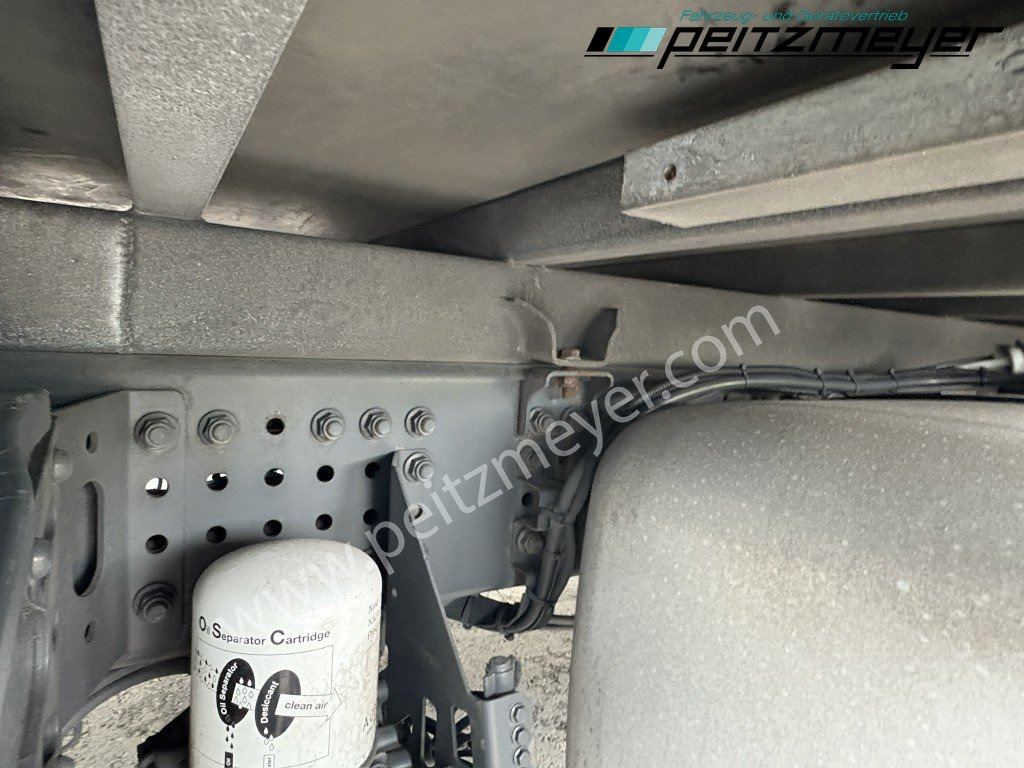 Curtainsider truck MERCEDES-BENZ Actros 2545 LL Pritsche, Klima, Standklima, PPC, EU 6 MP 4 - Edscha: picture 37 Curtainsider truck MERCEDES-BENZ Actros 2545 LL Pritsche, Klima, Standklima, PPC, EU 6 MP 4 - Edscha: picture 37