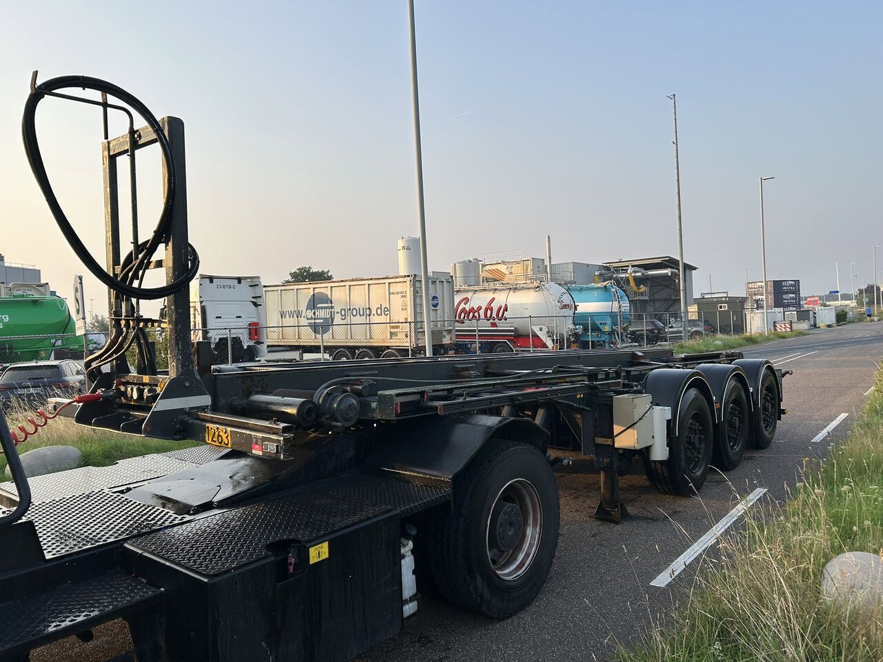Van Hool Cable system 90 tipping / remote control / disc brakes - Container transporter/ Swap body semi-trailer: picture 4 Van Hool Cable system 90 tipping / remote control / disc brakes - Container transporter/ Swap body semi-trailer: picture 4