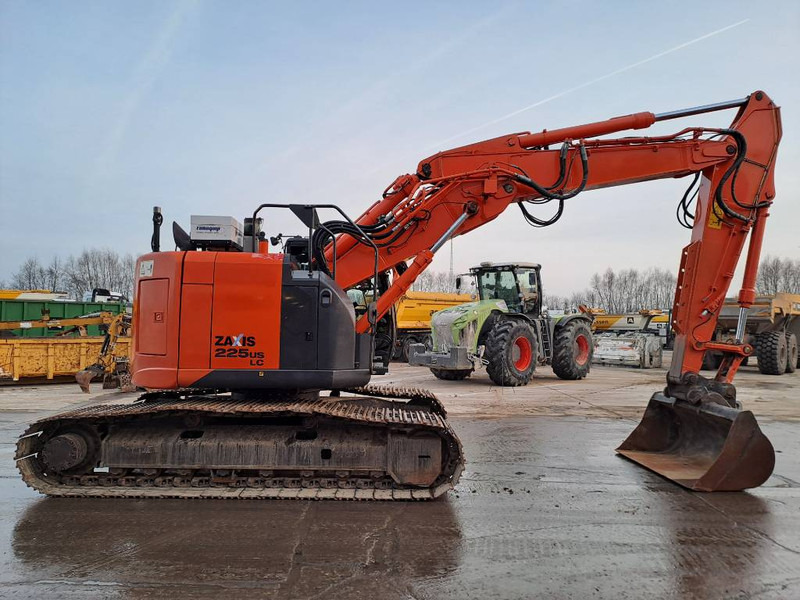 Hitachi ZX225USLC-5B (Trimble GPS Prepared) - Crawler excavator: picture 5 Hitachi ZX225USLC-5B (Trimble GPS Prepared) - Crawler excavator: picture 5
