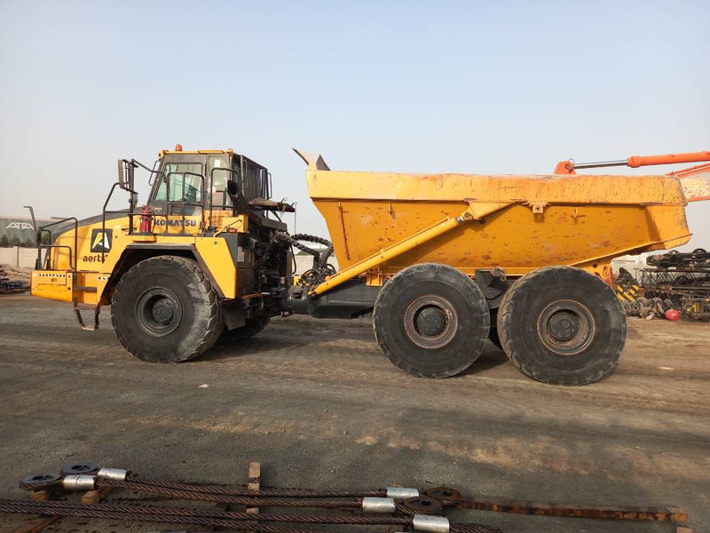 Komatsu HM400-3R (4 pcs available in Abu Dhabi) - Articulated dumper: picture 1 Komatsu HM400-3R (4 pcs available in Abu Dhabi) - Articulated dumper: picture 1
