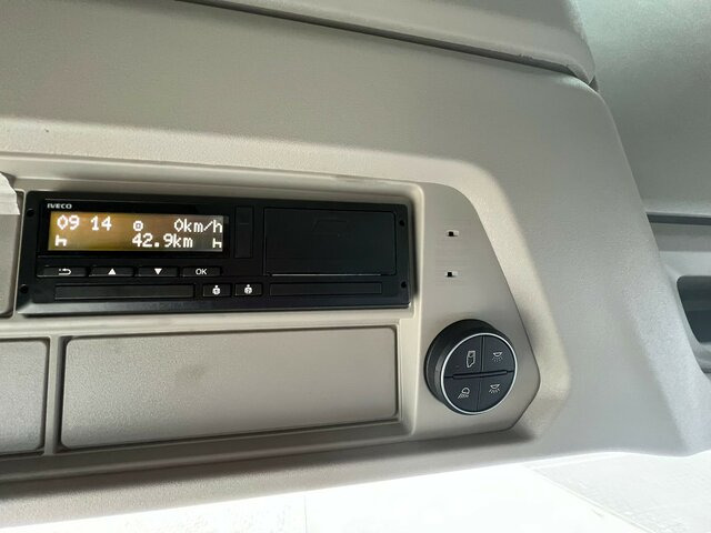 IVECO S-Way AS440S49T/P - AF4T COMFORT+AERO+ LED+NAVI... - Tractor unit: picture 5 IVECO S-Way AS440S49T/P - AF4T COMFORT+AERO+ LED+NAVI... - Tractor unit: picture 5