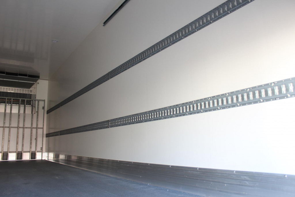 Refrigerator semi-trailer Chereau 1-Achs City Trailer CV 1550 Strom Neuwertig: picture 14 Refrigerator semi-trailer Chereau 1-Achs City Trailer CV 1550 Strom Neuwertig: picture 14