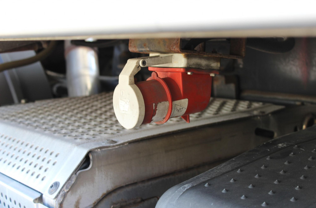 Refrigerator truck Mercedes-Benz Actros 2532 E5 CS 1150 Multi Bi-Temp LBW Rolltor: picture 7 Refrigerator truck Mercedes-Benz Actros 2532 E5 CS 1150 Multi Bi-Temp LBW Rolltor: picture 7