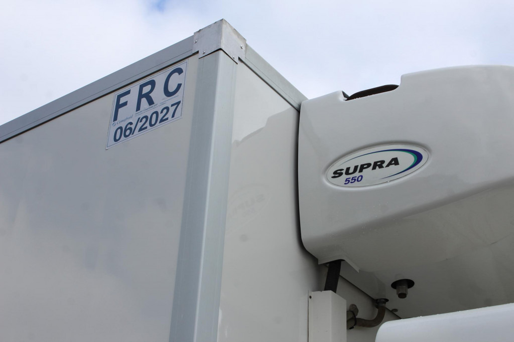 Renault D 12 Carrier Supra 550 Strom Tür LBW FRC 2027 - Refrigerator truck: picture 5 Renault D 12 Carrier Supra 550 Strom Tür LBW FRC 2027 - Refrigerator truck: picture 5