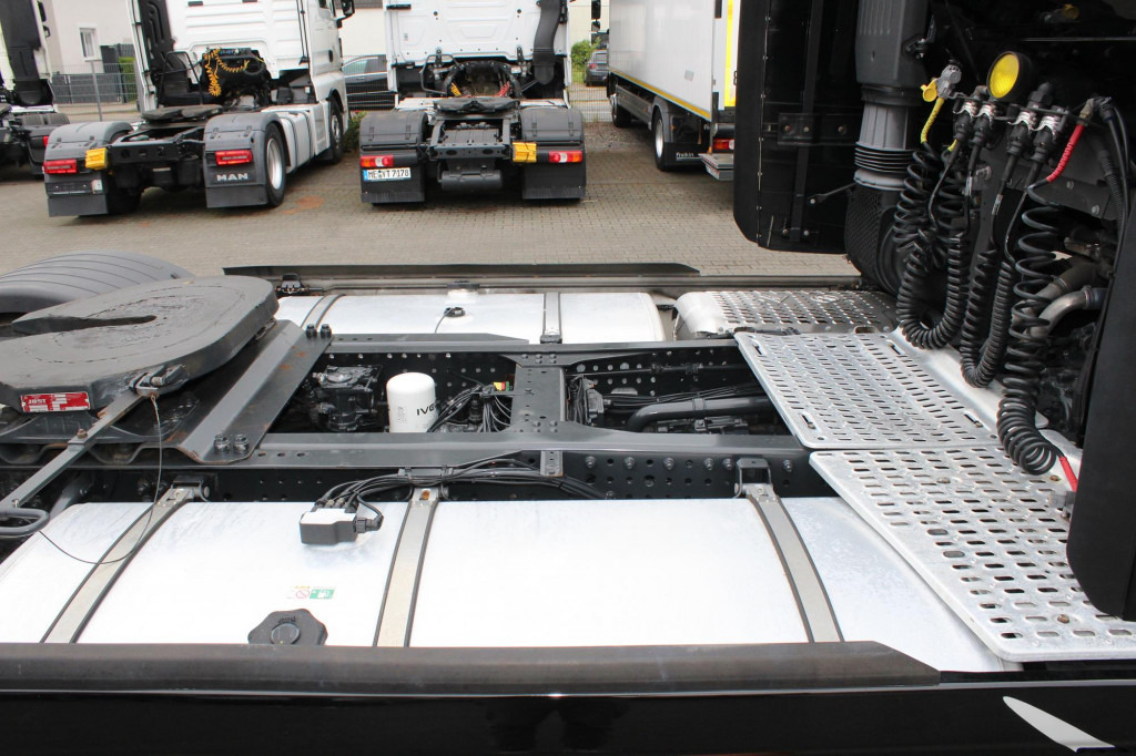 Iveco S-Way 480 Retarder Standklima 2Tanks Navi LED - Tractor unit: picture 2 Iveco S-Way 480 Retarder Standklima 2Tanks Navi LED - Tractor unit: picture 2