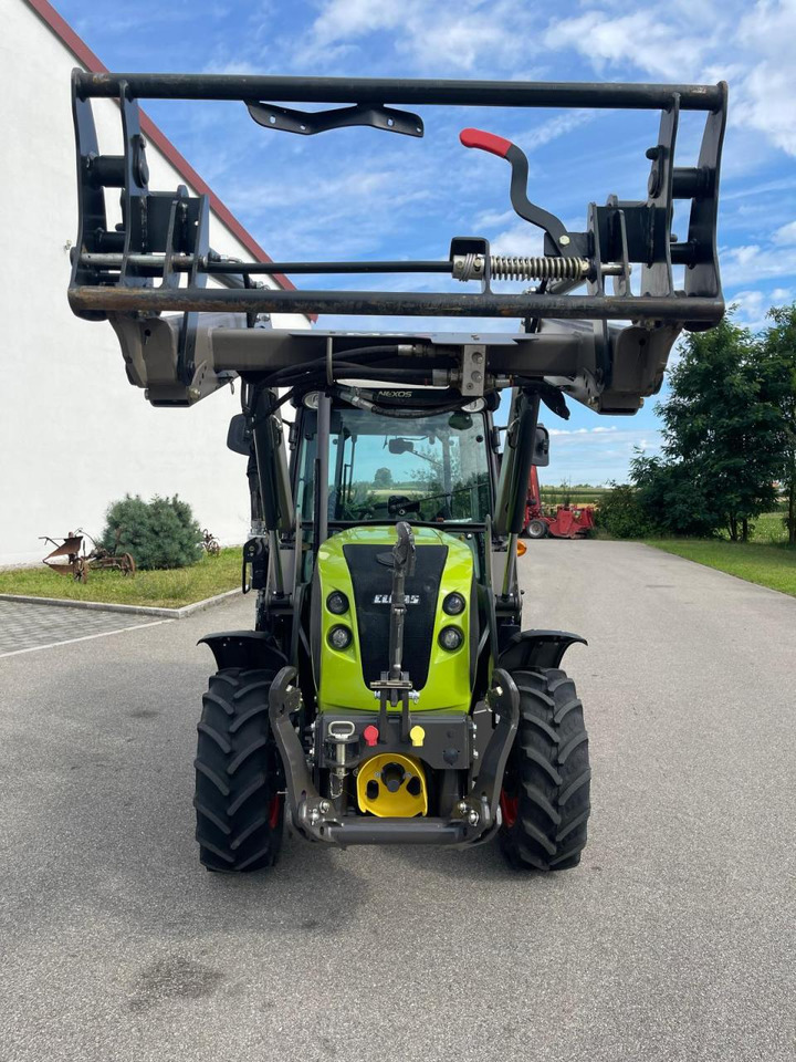 Farm tractor CLAAS Nexos 210 mit Frontlader und FZW, 236Bh, NEUWERTIG!: picture 8