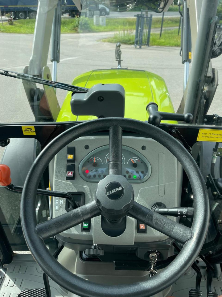 Farm tractor CLAAS Nexos 210 mit Frontlader und FZW, 236Bh, NEUWERTIG!: picture 14