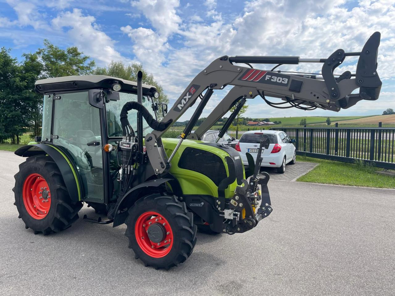 Farm tractor CLAAS Nexos 210 mit Frontlader und FZW, 236Bh, NEUWERTIG!: picture 7