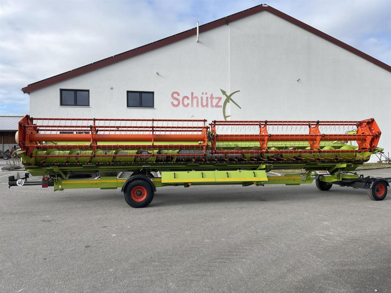 CLAAS Schneidwerk Claas Vario V1050, 1600ha, LED Laser, Baujahr 2016 - Grain header: picture 1 CLAAS Schneidwerk Claas Vario V1050, 1600ha, LED Laser, Baujahr 2016 - Grain header: picture 1