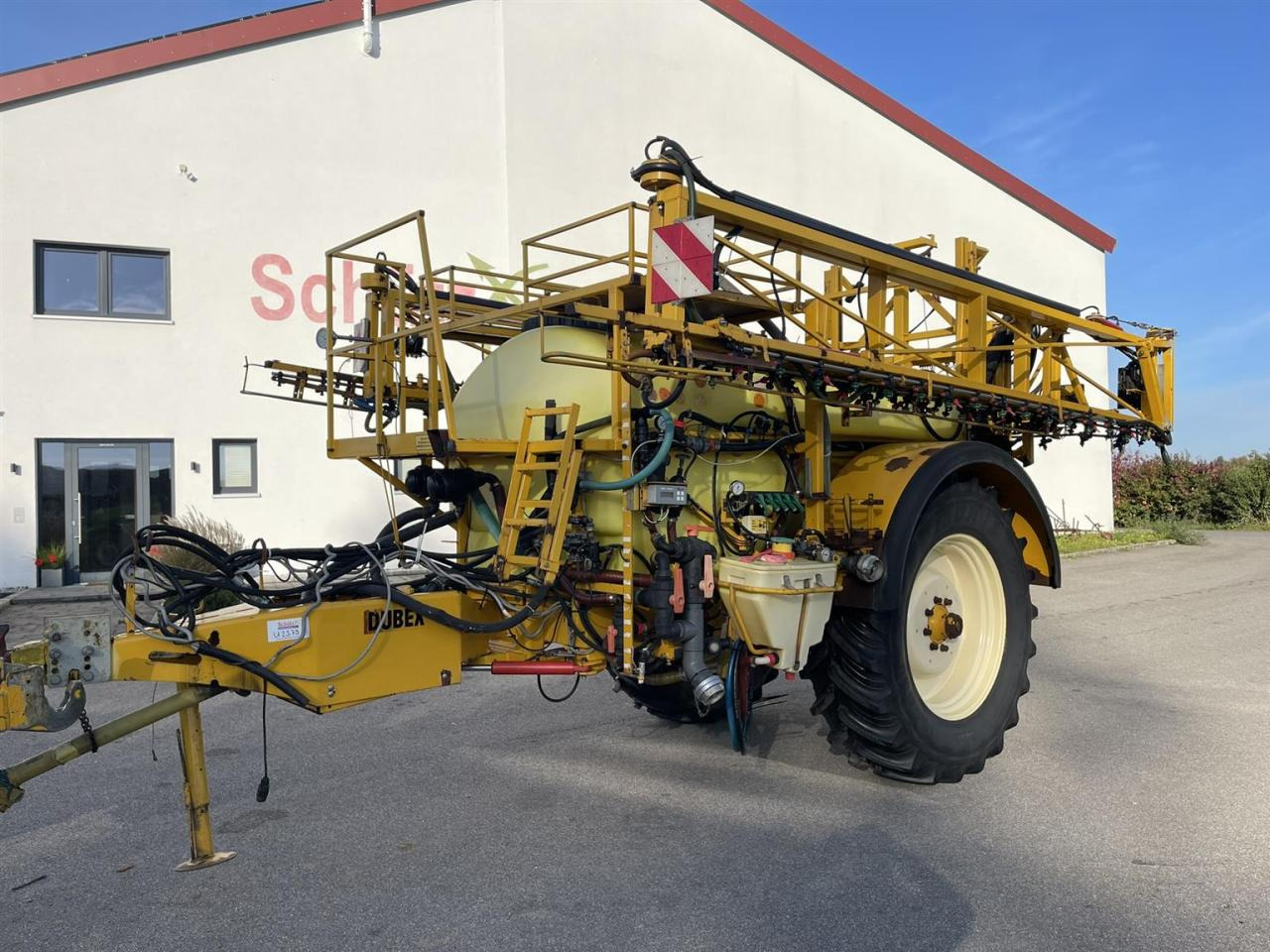 Dubex Vector mit Lenkung, 4.000 Liter Tankvolumen, 28m, Spray Control, Tank Control - Trailed sprayer: picture 1 Dubex Vector mit Lenkung, 4.000 Liter Tankvolumen, 28m, Spray Control, Tank Control - Trailed sprayer: picture 1