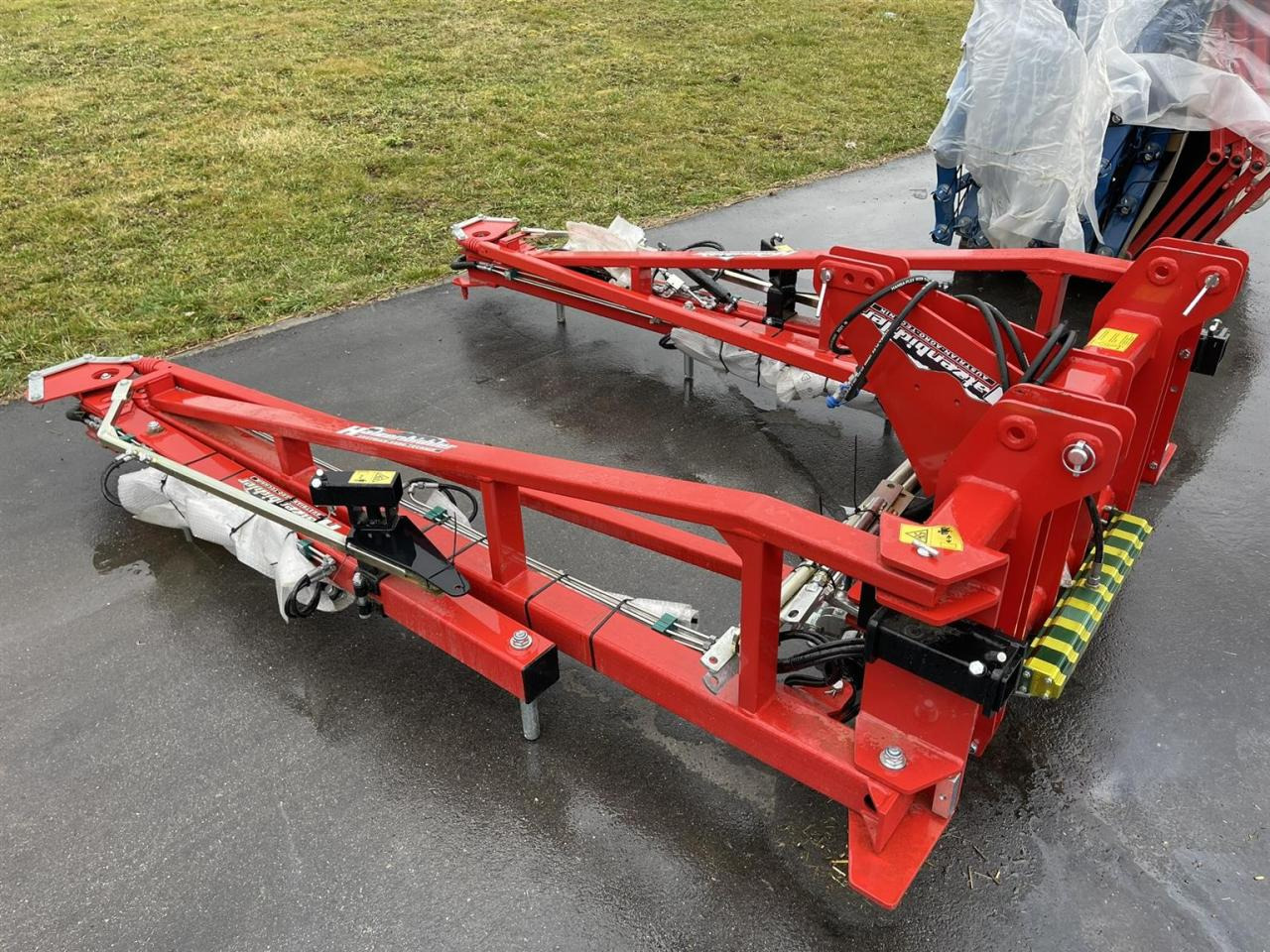 Hatzenbichler Neuwertiger Striegel, 12m, mit hydraulischer Druckverstellung, Baujahr 2023 - Harrow: picture 2 Hatzenbichler Neuwertiger Striegel, 12m, mit hydraulischer Druckverstellung, Baujahr 2023 - Harrow: picture 2