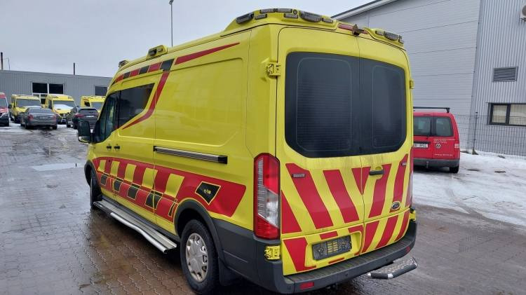 FORD TRANSIT 2,0TDI AMBULANCE KLIMA 1.2018 EURO 6, 3 UNITS - Ambulance: picture 2 FORD TRANSIT 2,0TDI AMBULANCE KLIMA 1.2018 EURO 6, 3 UNITS - Ambulance: picture 2