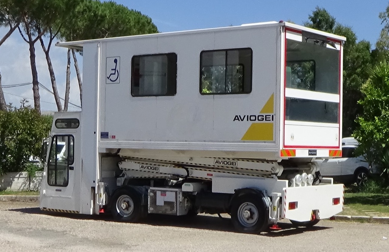 Aviogei FLS1500 EAU - Ambulift: picture 4 Aviogei FLS1500 EAU - Ambulift: picture 4