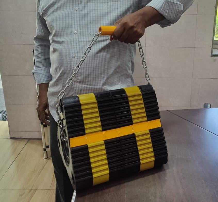 Aircraft Chocks Eurosolid 30 - Ground support equipment: picture 1 Aircraft Chocks Eurosolid 30 - Ground support equipment: picture 1