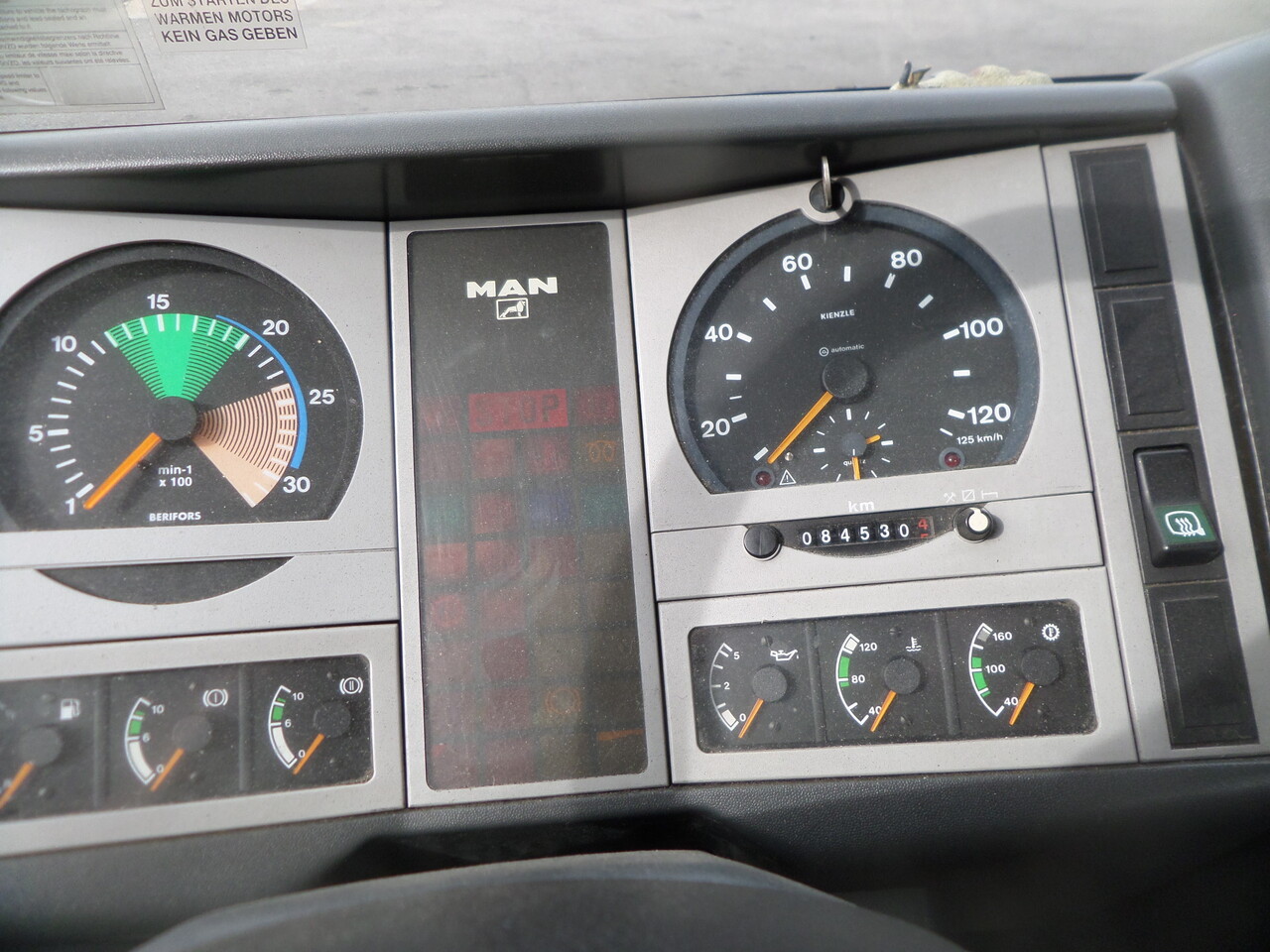 Schrader Water truck WSU 3000 MAN - Ground support equipment: picture 5 Schrader Water truck WSU 3000 MAN - Ground support equipment: picture 5