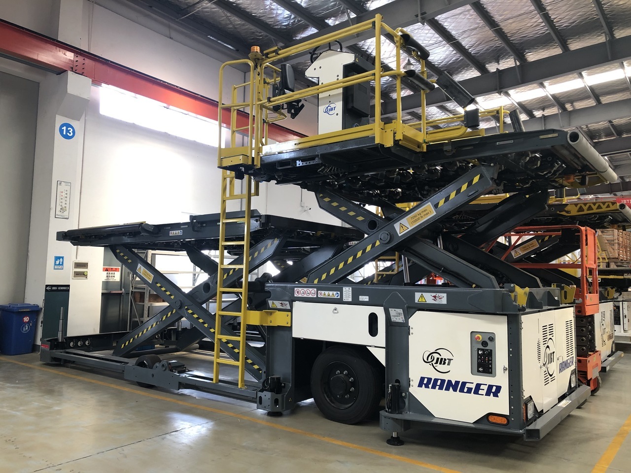JBT Ranger Cargo Loader Standard - Aircraft cargo loader: picture 1 JBT Ranger Cargo Loader Standard - Aircraft cargo loader: picture 1