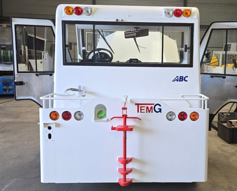 TEMG TRACTOR/DIESEL TG5006 - Baggage tractor: picture 3 TEMG TRACTOR/DIESEL TG5006 - Baggage tractor: picture 3