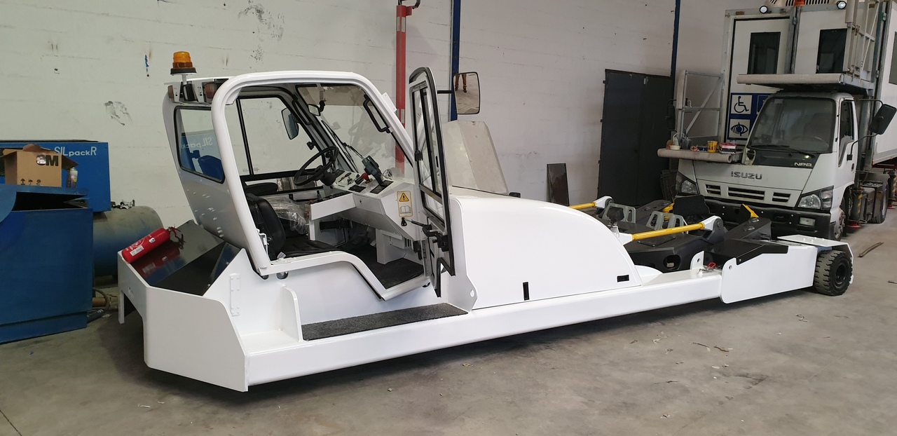 TLD Towbarless Pushback TPX 100 E - Pushback tractor: picture 1 TLD Towbarless Pushback TPX 100 E - Pushback tractor: picture 1