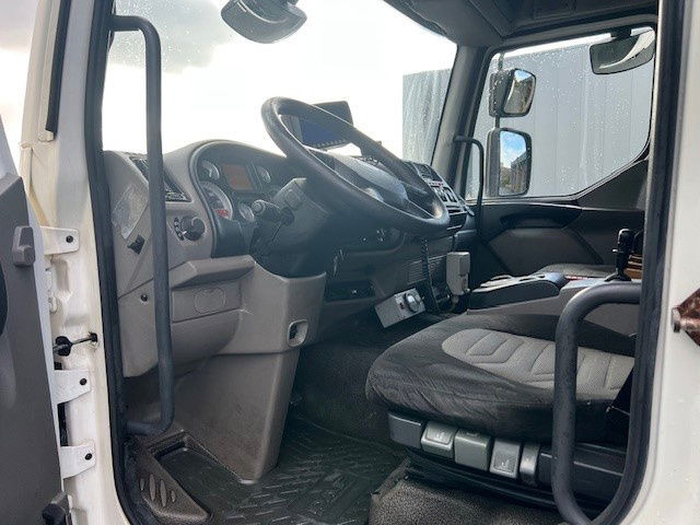 DAF LF 220 FA45.220 LF Taurus T300-16H - Truck mounted aerial platform: picture 4 DAF LF 220 FA45.220 LF Taurus T300-16H - Truck mounted aerial platform: picture 4