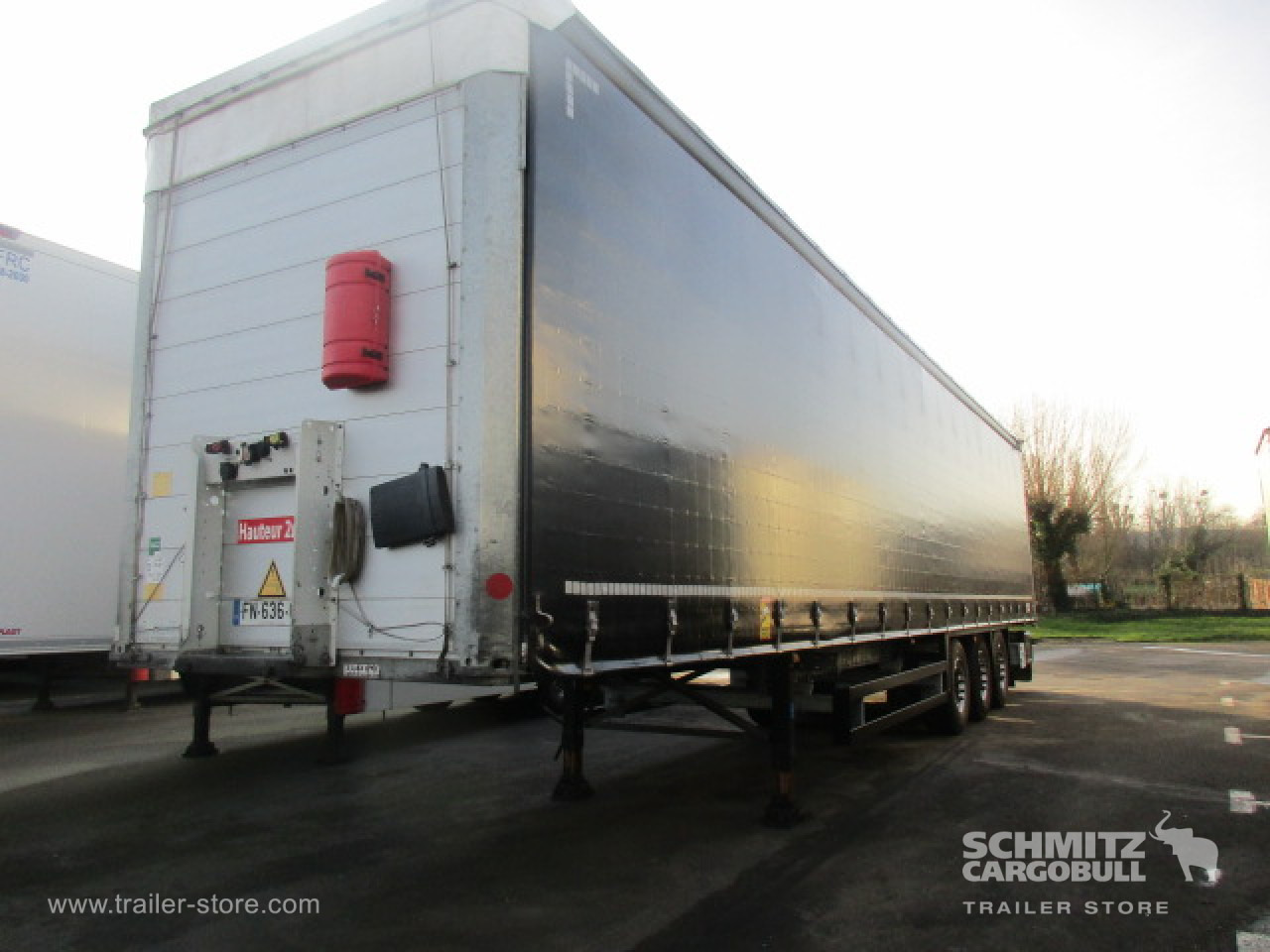 SCHMITZ Curtainsider Standard - Curtainsider semi-trailer: picture 4 SCHMITZ Curtainsider Standard - Curtainsider semi-trailer: picture 4