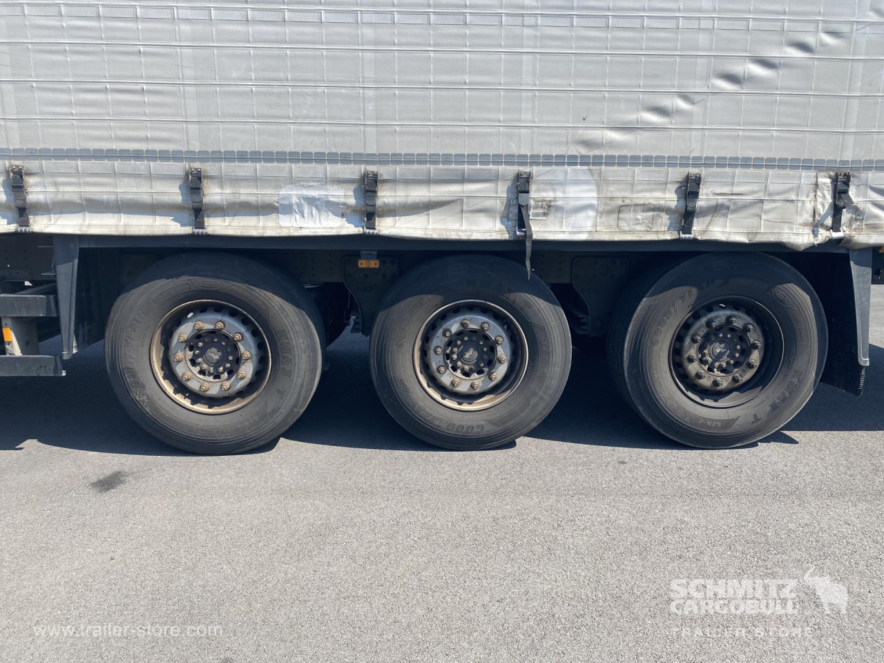 SCHMITZ Curtainsider Standard - Curtainsider semi-trailer: picture 3 SCHMITZ Curtainsider Standard - Curtainsider semi-trailer: picture 3