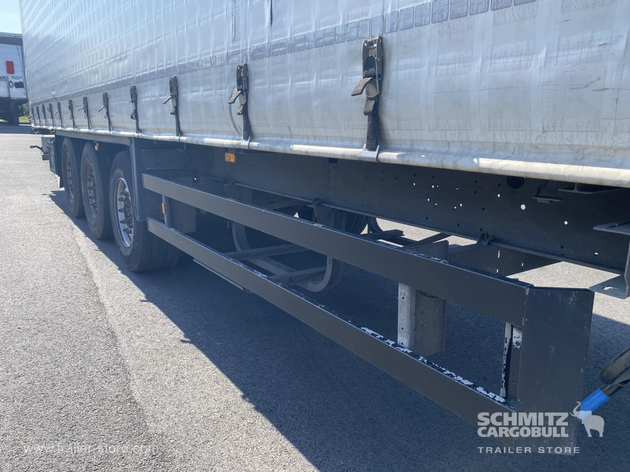 SCHMITZ Curtainsider Standard - Curtainsider semi-trailer: picture 4 SCHMITZ Curtainsider Standard - Curtainsider semi-trailer: picture 4