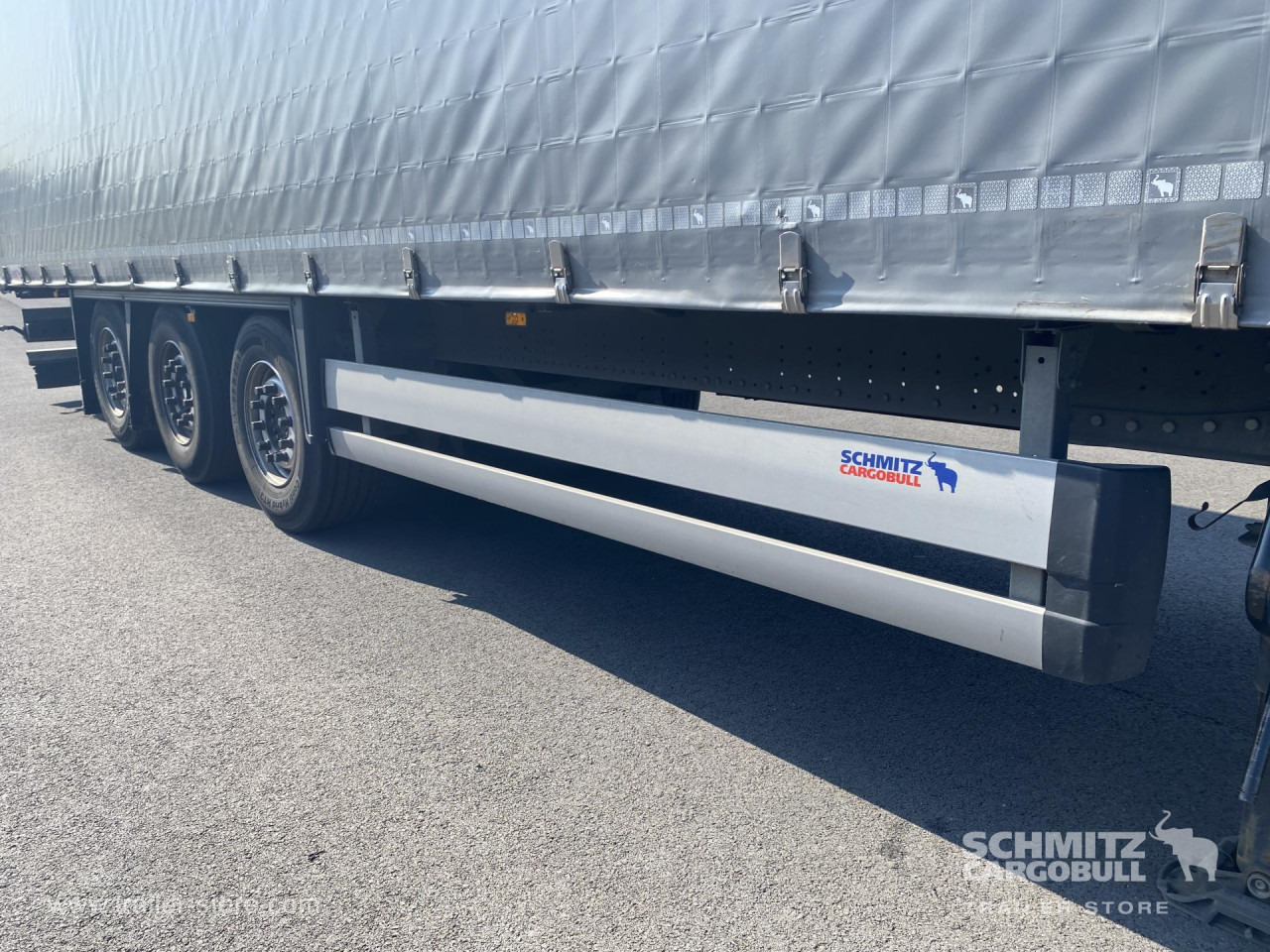 SCHMITZ Curtainsider Standard - Curtainsider semi-trailer: picture 3 SCHMITZ Curtainsider Standard - Curtainsider semi-trailer: picture 3