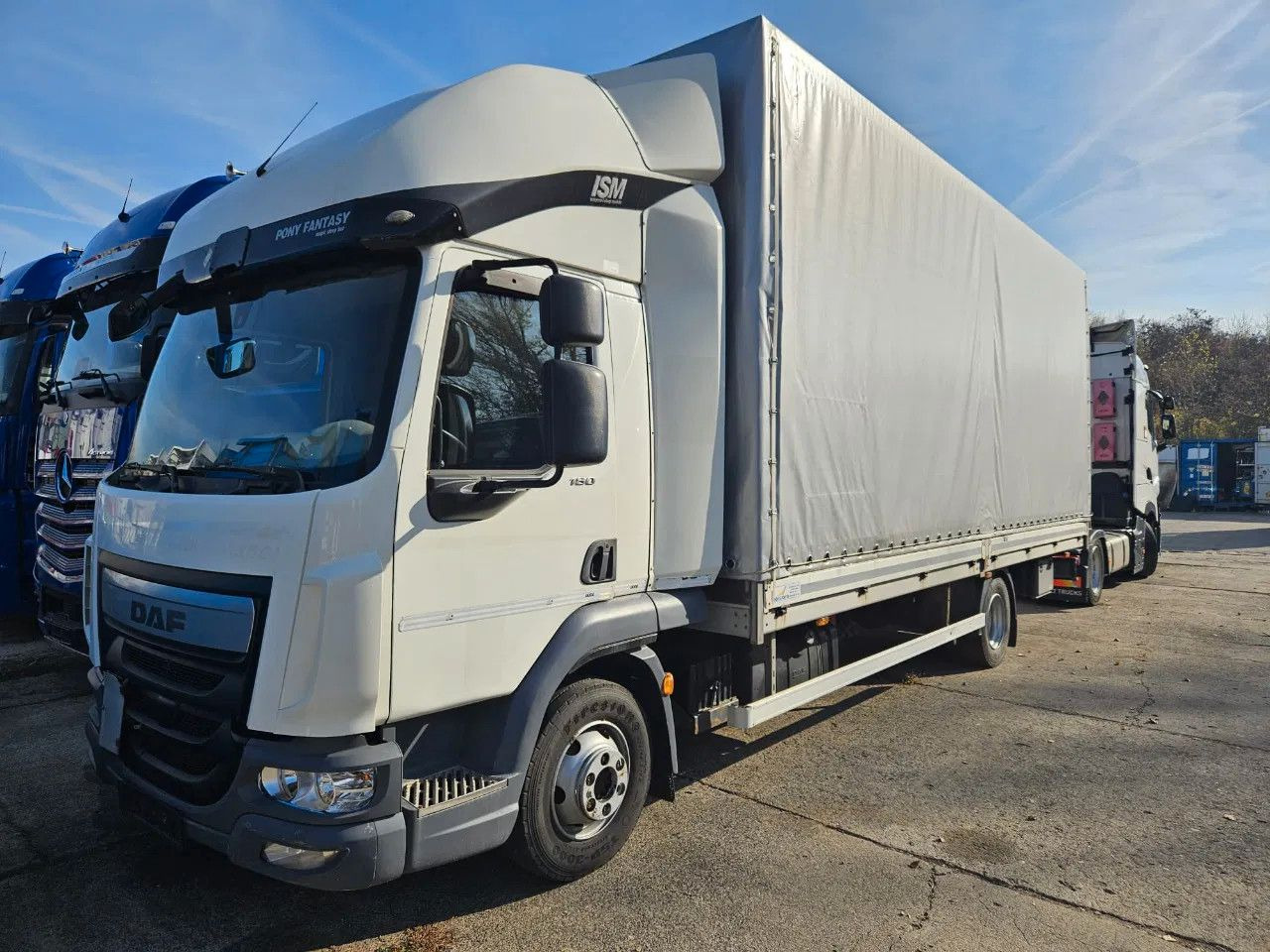 Curtainsider truck DAF LF 180 7.5 t: picture 1