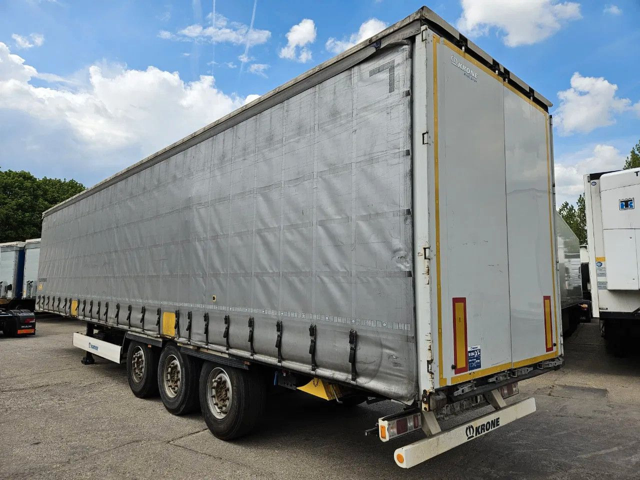 Krone SD XL Code - Curtainsider semi-trailer: picture 4 Krone SD XL Code - Curtainsider semi-trailer: picture 4