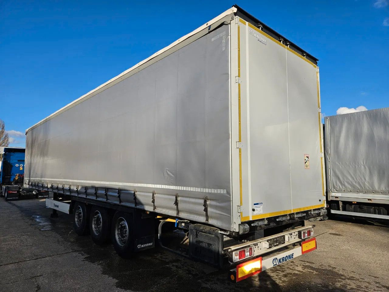 Krone SD XL Code, Lifting Axle A - Curtainsider semi-trailer: picture 4 Krone SD XL Code, Lifting Axle A - Curtainsider semi-trailer: picture 4