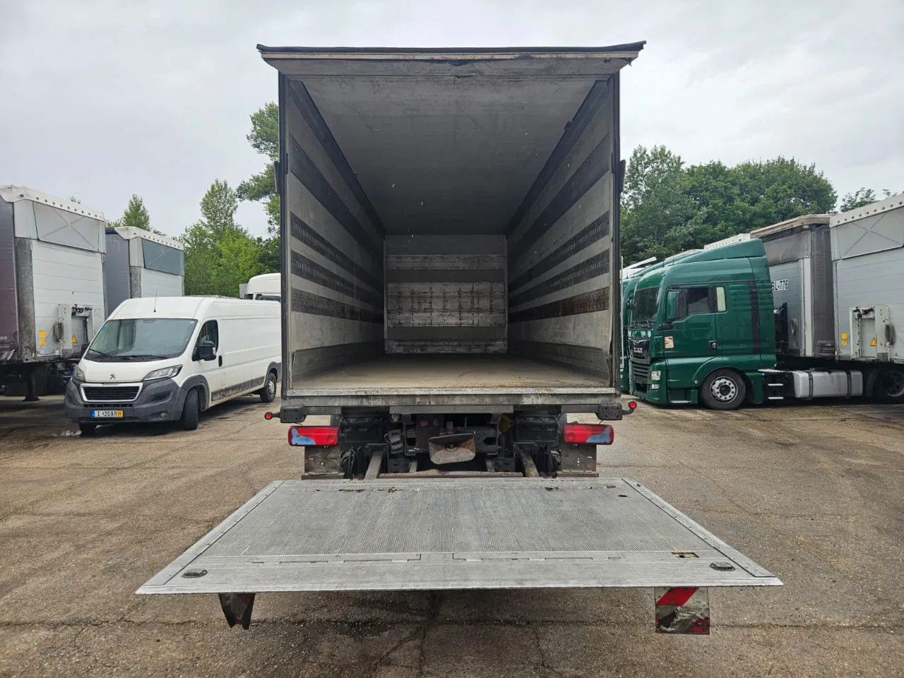 Scania R480 BOX Tail Lift Euro5 - Box truck: picture 5 Scania R480 BOX Tail Lift Euro5 - Box truck: picture 5