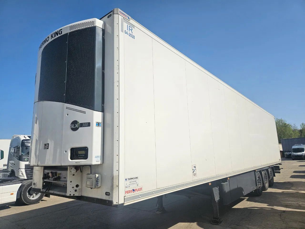 Schmitz Cargobull SCB S3T Thermo King SLXi 300 Lifting axle A - 2 - Refrigerator semi-trailer: picture 1 Schmitz Cargobull SCB S3T Thermo King SLXi 300 Lifting axle A - 2 - Refrigerator semi-trailer: picture 1