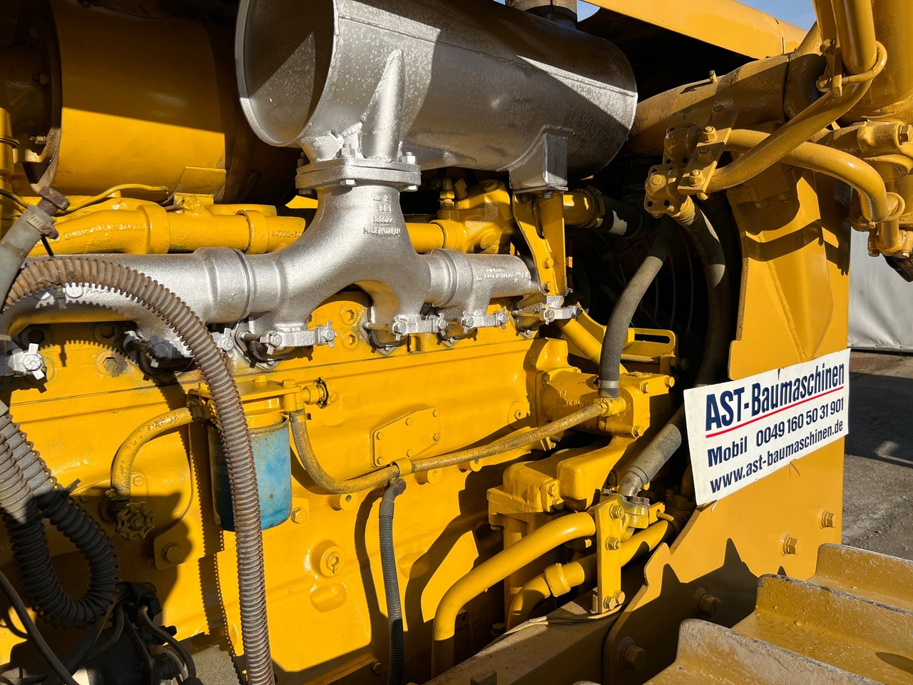 KOMATSU D65-E - Bulldozer: picture 5 KOMATSU D65-E - Bulldozer: picture 5