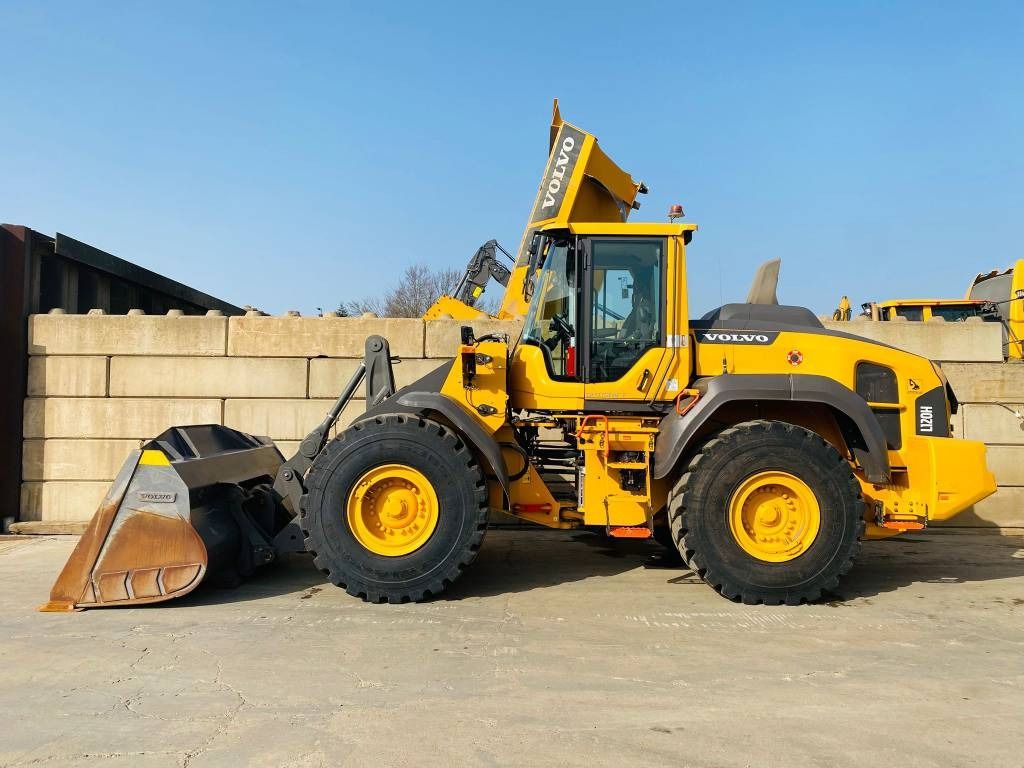 Volvo L 120 H - Wheel loader: picture 1 Volvo L 120 H - Wheel loader: picture 1