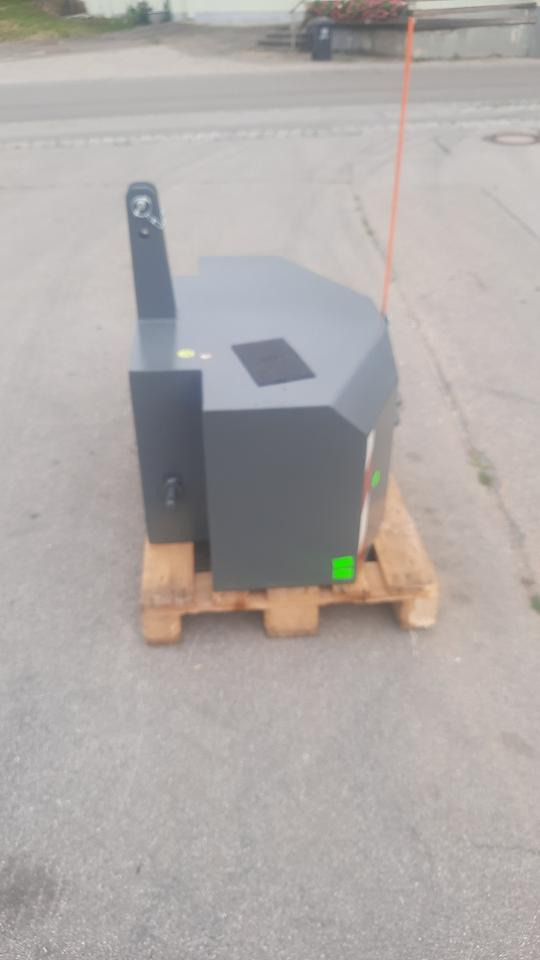 Frontgewicht Ballast Heckgewicht 1000kg Traktor Gewicht Fendt - Counterweight: picture 4 Frontgewicht Ballast Heckgewicht 1000kg Traktor Gewicht Fendt - Counterweight: picture 4