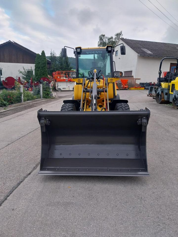 Radlader Volvo L 20 F Hoflader Lader Schaufellader 25 35 20 30 - Compact loader: picture 2 Radlader Volvo L 20 F Hoflader Lader Schaufellader 25 35 20 30 - Compact loader: picture 2