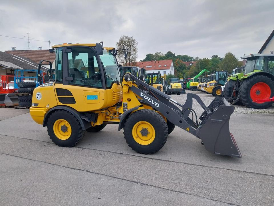 Radlader Volvo L 20 F Hoflader Lader Schaufellader 25 35 20 30 - Compact loader: picture 3 Radlader Volvo L 20 F Hoflader Lader Schaufellader 25 35 20 30 - Compact loader: picture 3