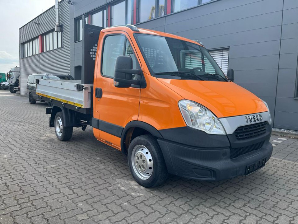 IVECO(I) Daily 29L13 Pritsche - Flatbed van: picture 2 IVECO(I) Daily 29L13 Pritsche - Flatbed van: picture 2