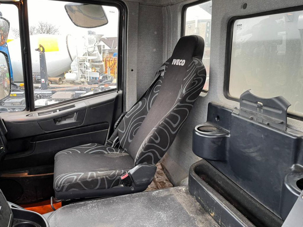 IVECO-MAGIRUS TRACKER AD450TW 4 Achs Muldenkipper Meiller - Dumper: picture 2 IVECO-MAGIRUS TRACKER AD450TW 4 Achs Muldenkipper Meiller - Dumper: picture 2