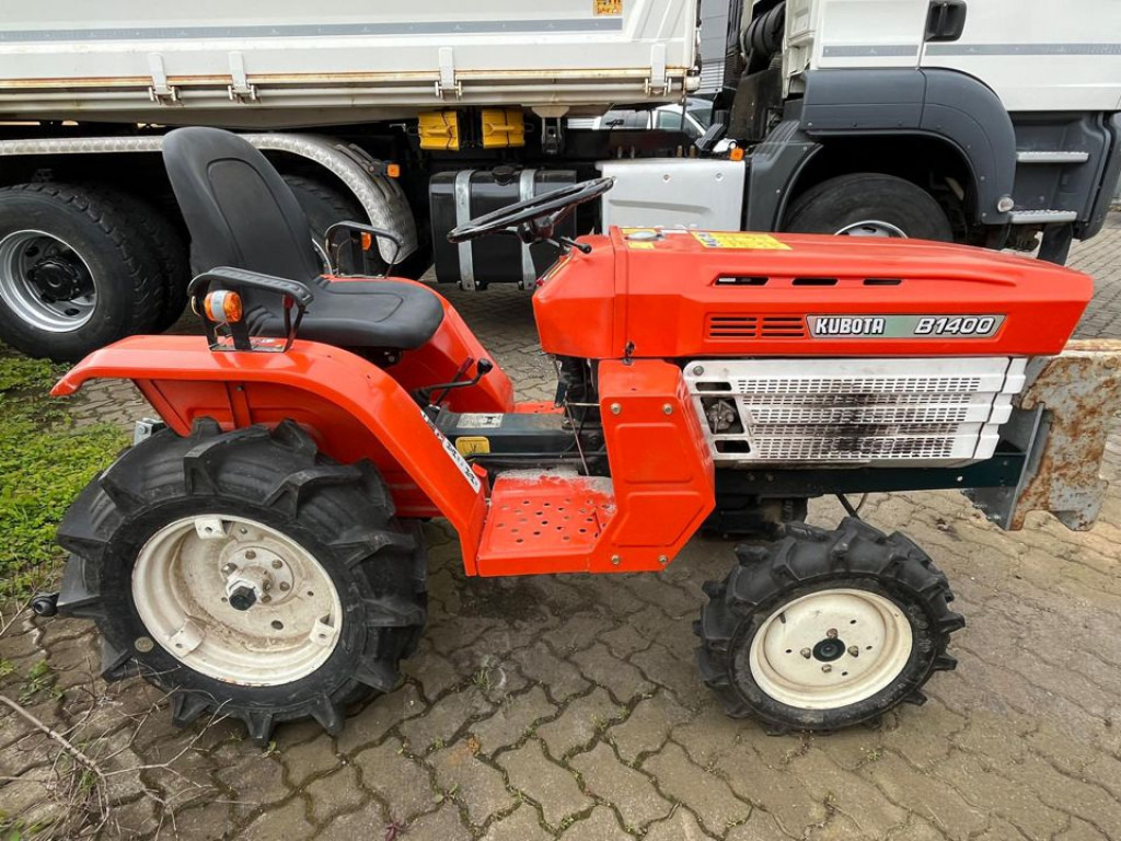 KUBOTA Trecker 1400 Diverse mit Zapfwelle am Heck und Heuwender - Compact tractor: picture 5 KUBOTA Trecker 1400 Diverse mit Zapfwelle am Heck und Heuwender - Compact tractor: picture 5