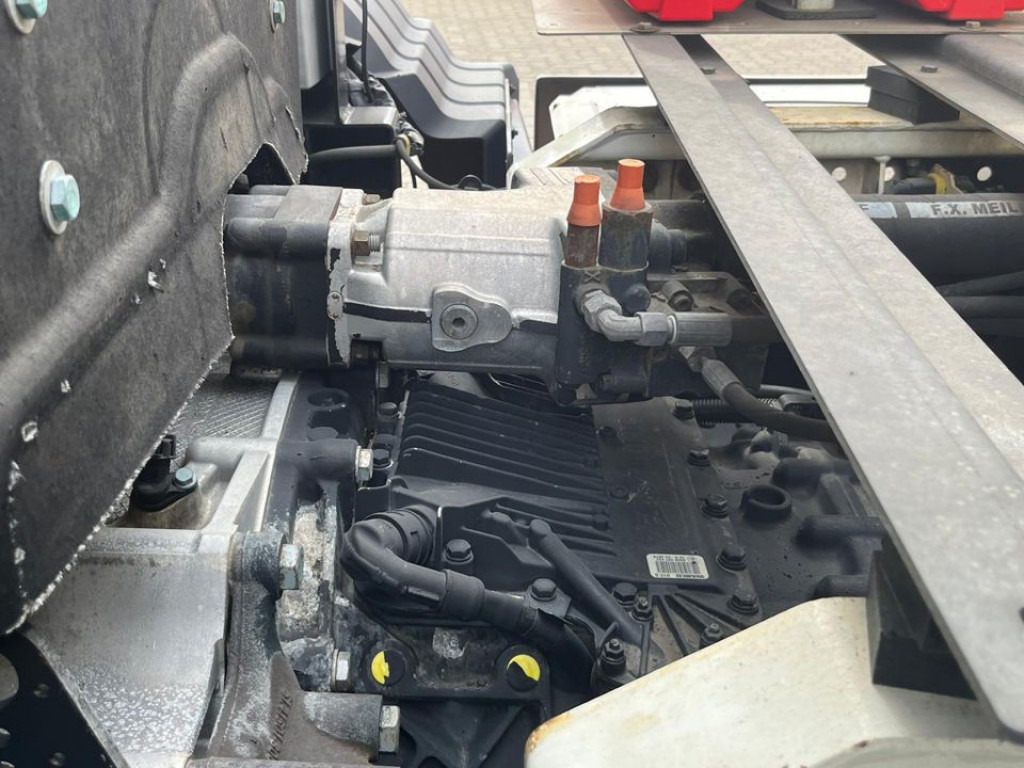 MAN TG-S 26.400 6x2 BL Absetzkipper Meiller Funk - Skip loader truck: picture 4 MAN TG-S 26.400 6x2 BL Absetzkipper Meiller Funk - Skip loader truck: picture 4