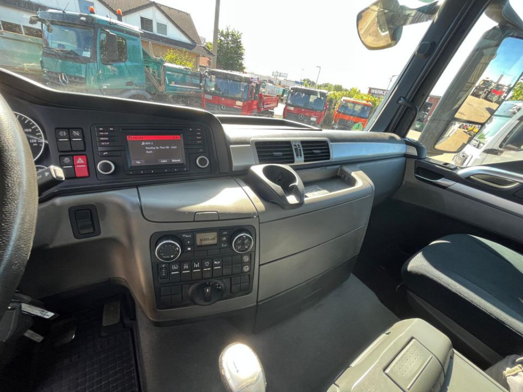 MAN TG-S 35.400 8x6H 4 Achs Muldenkipper Carnehl - Tipper: picture 2 MAN TG-S 35.400 8x6H 4 Achs Muldenkipper Carnehl - Tipper: picture 2