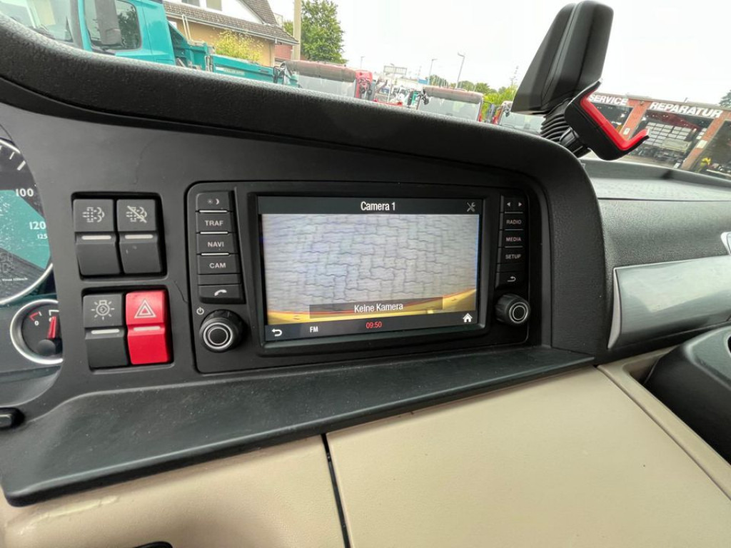 MAN TG-X 26.500 6x2-2 LL Pritsche Heckkran 53m to, Funk,Twistlock. - Dropside/ Flatbed truck, Crane truck: picture 5 MAN TG-X 26.500 6x2-2 LL Pritsche Heckkran 53m to, Funk,Twistlock. - Dropside/ Flatbed truck, Crane truck: picture 5