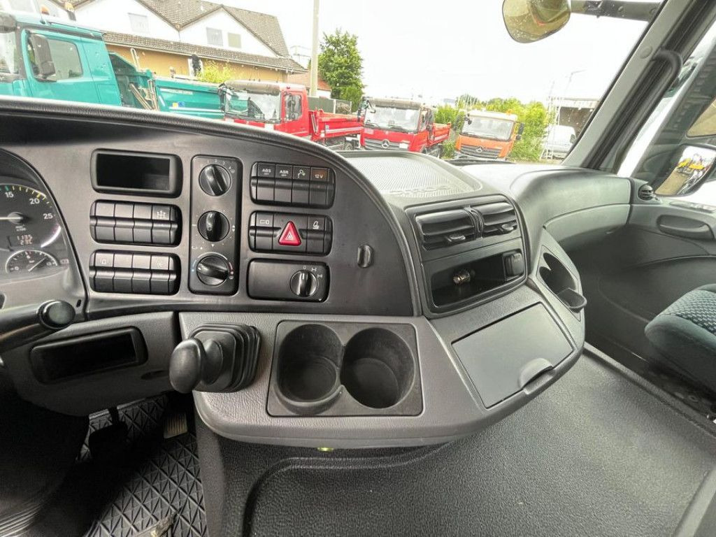 Leasing of  Mercedes-Benz Actros 4141 K 8x4 4-Achs Kipper Bordmatik Meille Mercedes-Benz Actros 4141 K 8x4 4-Achs Kipper Bordmatik Meille: picture 9