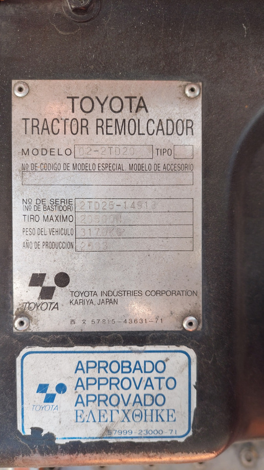 02-2TD20 Toyota tractor - Baggage tractor: picture 2 02-2TD20 Toyota tractor - Baggage tractor: picture 2