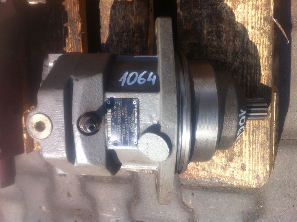 BRUENINGHAUS HYDROMATIK A6VE55HZ3/63W- VZL020B 9605817 259.20.12.10 - Hydraulic motor for Construction machinery: picture 1 BRUENINGHAUS HYDROMATIK A6VE55HZ3/63W- VZL020B 9605817 259.20.12.10 - Hydraulic motor for Construction machinery: picture 1