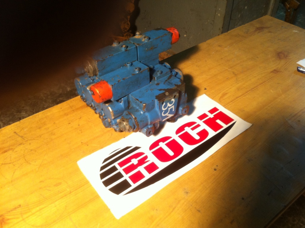 REXROTH SIGMA 480062 00 - 4 SEKCYJNY - Hydraulic valve for Construction machinery: picture 1 REXROTH SIGMA 480062 00 - 4 SEKCYJNY - Hydraulic valve for Construction machinery: picture 1