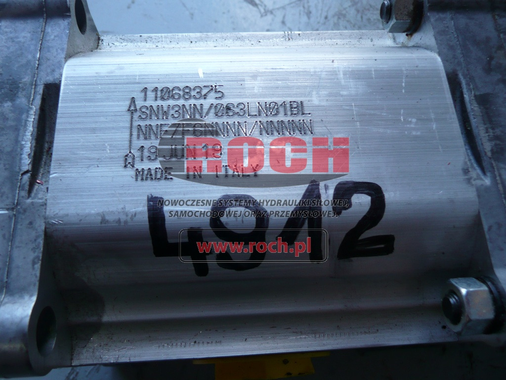 SAUER 11068375 SNW3NN/063LN01BL NNF7F6NNNN/NNNNN + 83054058 SN03NN/026BN11DM NNF6F5NNNN/NNNNN + 83054058 SN03NN/026BN11DM NNF6F5NNNN/NNNNN + 211.25.421.0A SNQ3NN/26LN11DBP1F6F5NNNN/NNNNN - Hydraulic pump: picture 2 SAUER 11068375 SNW3NN/063LN01BL NNF7F6NNNN/NNNNN + 83054058 SN03NN/026BN11DM NNF6F5NNNN/NNNNN + 83054058 SN03NN/026BN11DM NNF6F5NNNN/NNNNN + 211.25.421.0A SNQ3NN/26LN11DBP1F6F5NNNN/NNNNN - Hydraulic pump: picture 2