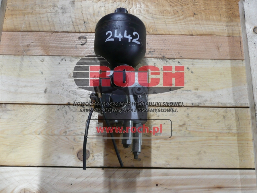 TEREX FUCHS 5368632226 3351864 + 3614877 26VDC 35 OHM + HYDROAKUMULATOR V 0,75L + DR10-01-C-N-070 V051 - Hydraulic valve: picture 1 TEREX FUCHS 5368632226 3351864 + 3614877 26VDC 35 OHM + HYDROAKUMULATOR V 0,75L + DR10-01-C-N-070 V051 - Hydraulic valve: picture 1